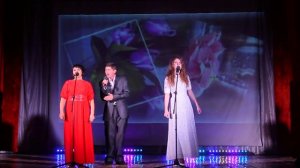 песня "Роза белая, роза алая"