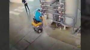 TOTAL IDIOTS AT WORK #28