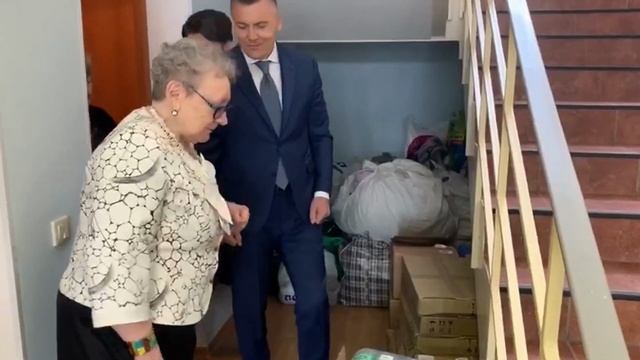 Депутат Мособлдумы Роман Володин посетил истринских волонтеров «Активного долголетия»