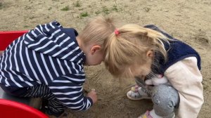 Детский влог с прогулки с папой.Что случилось с кузнечиком?