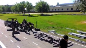Курсанты разобрали и собрали УАЗ за 3,5 минуты