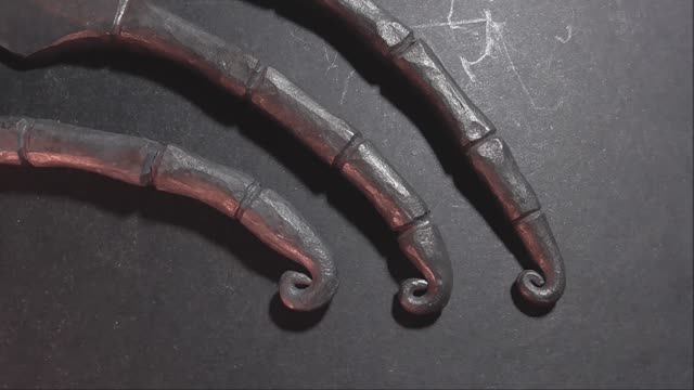 Небольшой нож киридаши на шею. смотреть онлайн