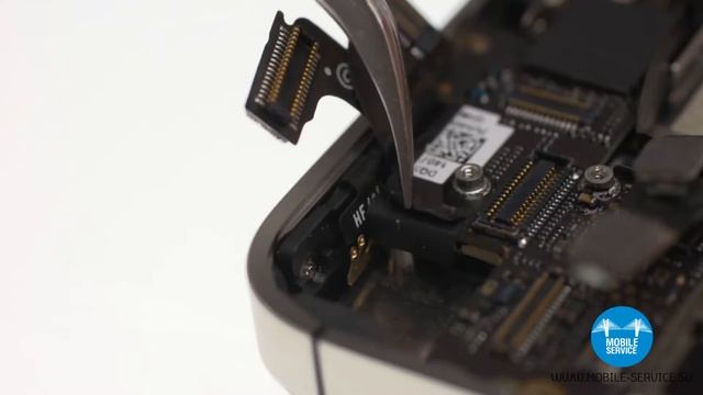 Замена Шлейфа на кнопку включения с микрофоном iPhone 4S. смотреть онлайн