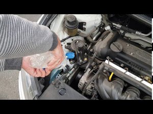 Не забывайте долить воды в бочек омывателя