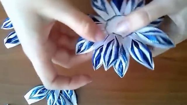 Бело синий бантик канзаши / White blue kanthaki bow смотреть онлайн