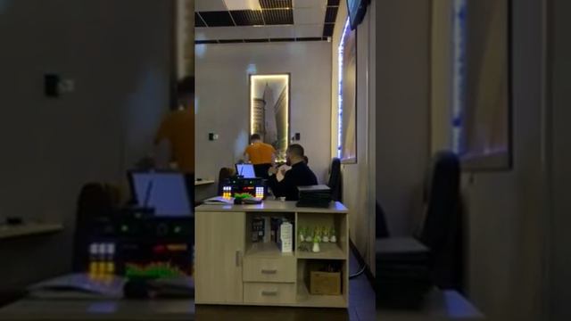 Такая вот Работа ! Обычный день в Караоке ! Руки Вверх - Ты подойти по ближе