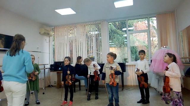 Урок по ансамблю скрипачей 1 кл. смотреть онлайн