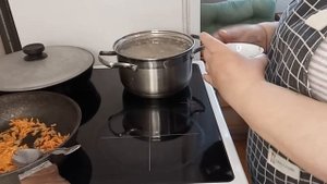 Суп с фрикадельками вермишелью и сливочным сыром?????
