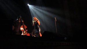 Chris Botti ft.  Caroline Campbell solo into "Kashmir"  (Led Zeppelin)