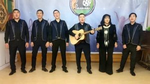 Мужской вокальный ансамбль «Махсыым уолаттара» и Мария Захарова
Намский улус. с. Хатырык, РС (Я)