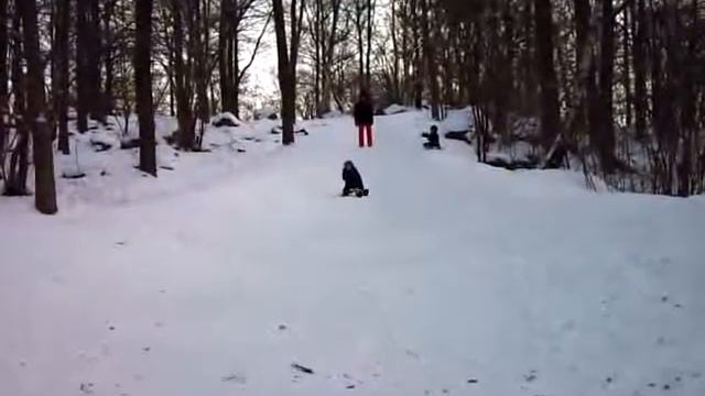 Svante speeding down a bumpy run смотреть онлайн