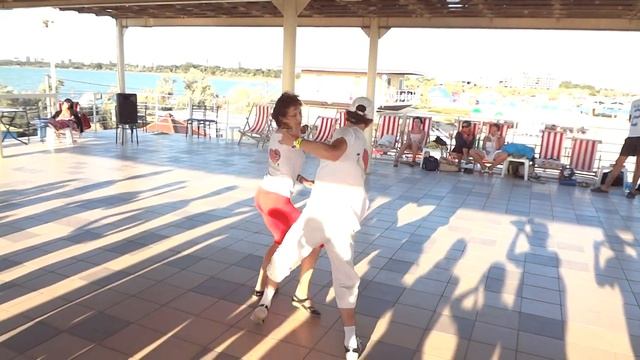 Зук от Александра Левчука и Анны Галенды смотреть онлайн