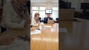 ДИРЕКТОР ЮРИСТ ЧИТАЕТ ФЗ 273, по  диагонали   1 часть