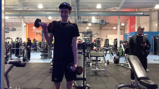 Day 42 of working out - Back and Biceps смотреть онлайн