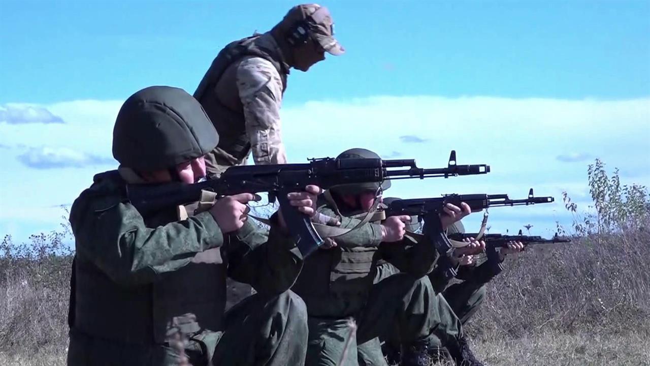 В разных регионах России проходят подготовку мобилизованные бойцы