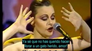 Spanish Music English Subtitles - Rocio Durcal, La Gata Bajo la Lluvia