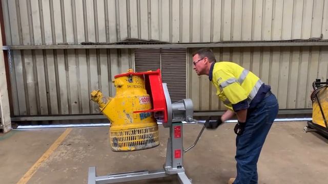 Pump rotator to avoid manual handling hazards смотреть онлайн