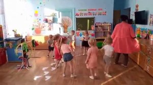 Танец - игра "Веселые матрешки"