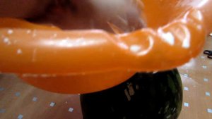 ЧТО БУДЕТ ЕСЛИ ЗАЛИТЬ В АРБУЗ НЕНЬЮТОНОВСКУЮ ЖИДКОСТЬ И СКИНУТЬ С 5 ЭТАЖА