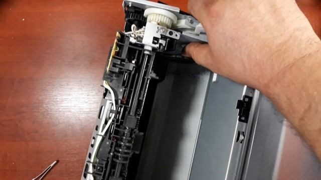 Canon i-SENSYS LBP2900 problem with printing. Paper jam inside printer.