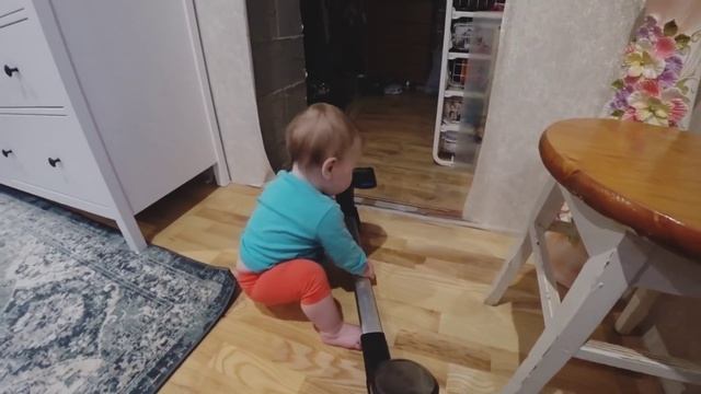 ГРязища после Ремонта? ДЕТИ УБИРАЮТ | Во дворе | Готовлю ПОДАРКИ смотреть онлайн