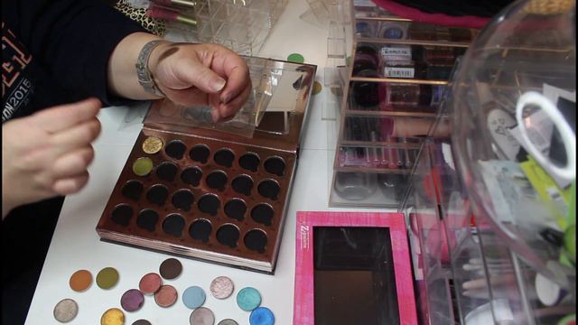 Collection and Declutter March 2021: Empty Palettes and Eyeshadow Pans смотреть онлайн