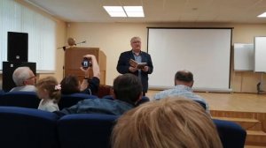 Поэт Владимир Силкин читает стихотворение