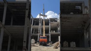 Демонтаж плит перекрытия. Розборка старого здания.