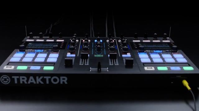 Stems ready dj midi controller TRAKTOR KONTROL S5 - NATIVE INSTRUMENTS Introduction | DJShop.gr