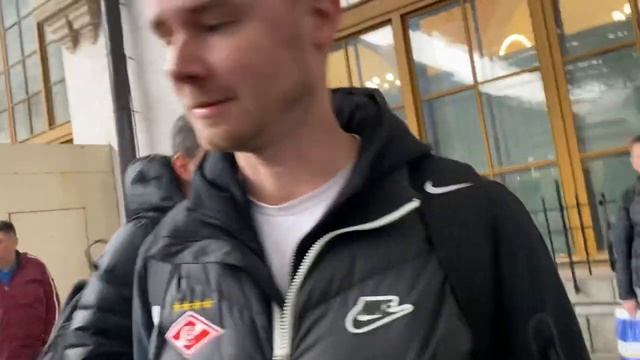 СПАРТАК ЕДЕТ В РОСТОВ НА ПОЕЗДЕ / В ФУТБОЛ НАЧНУТ ИГРАТЬ УЖЕ В КУПЕ