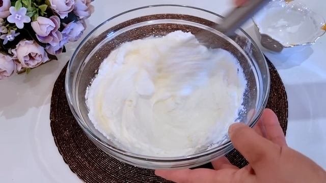 МЕДОВИК БЕЗ РАСКАТКИ КОРЖЕЙ!ТОРТ МЕДОВИК СО СМЕТАННЫМ КРЕМОМ ЗА 30 МИН! ТАЕТ ВО РТУ!СТАНЕТ ЛЮБИМЫМ!