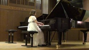 Beethoven - Rondo C-dur, Op. 51 No 1. Vera Selivanenko (piano)