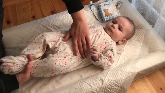 КОЛИКИ!!! Новорожденный не спит!Что делать?