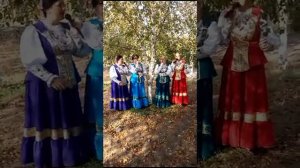 При долине куст калины