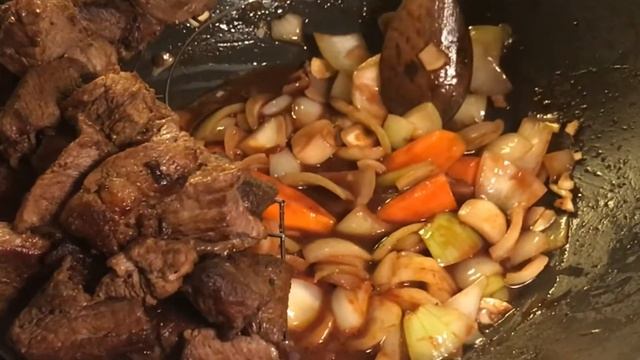 Биф Бургиньон ?| Нежный гуляш по классическому французскому рецепту. Просто тает во рту ? смотреть онлайн