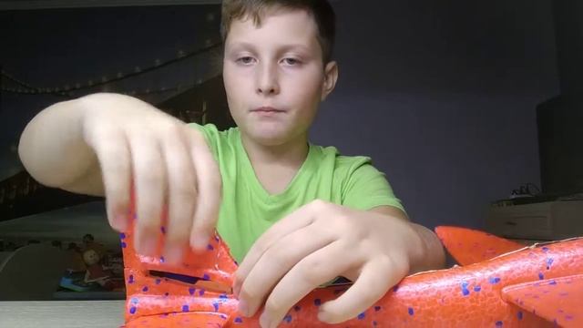 Как починить игрушечный самолётик из пенопласта без клея!!!