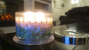 HomeWorx Kitchen Herbs Candle Review!