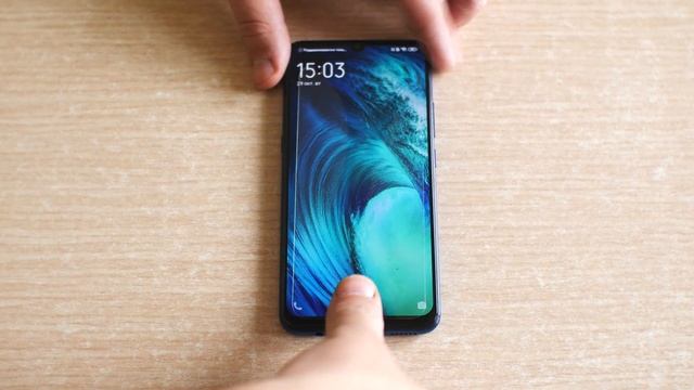 Подэкранный сканер отпечатка и защитное стекло. смотреть онлайн