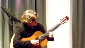 Сорок секунд Волшебной Гитары(играет Михаил Гольдорт)