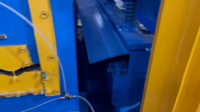 Сборка линии для продольной резки металла