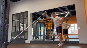 Толчок грифа одной рукой