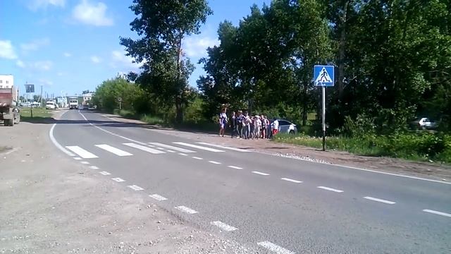 Переход детей через дорогу смотреть онлайн
