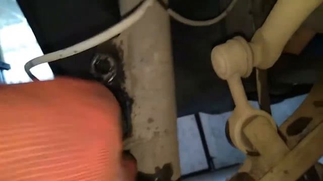 BMW E36 замена передних амортизаторов Front Shock Absorber Replacement смотреть онлайн