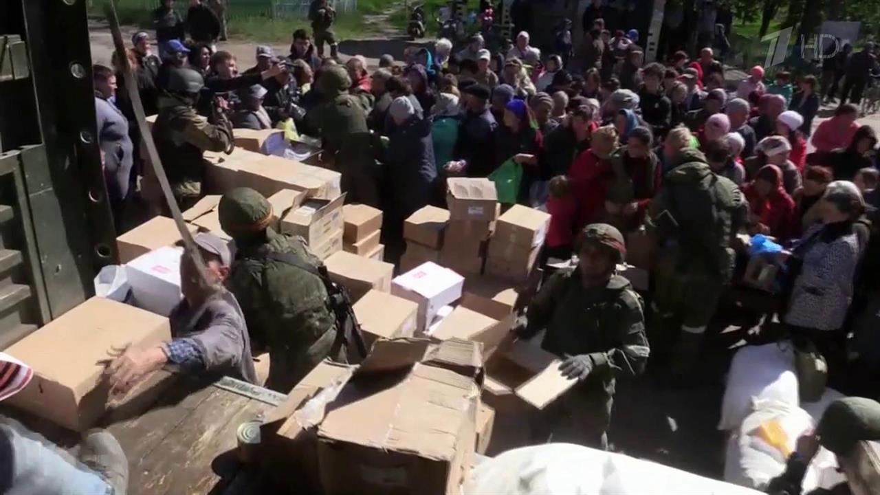 В одно из сел Харьковской области прибыли фуры, заполненные тоннами гуманитарной помощи