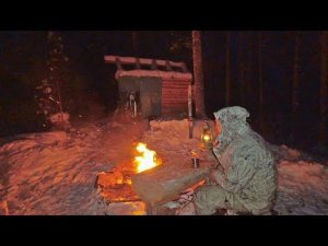 ДОБРАЛСЯ ДО ХИЖИНЫ ОХОТНИКА И ОБАЛДЕЛ. НОЧЁВКА В ЛЕСНОЙ ХИЖИНЕ. ГОТОВЛЮ УЖИН НА ТАЁЖНОМ КОСТРЕ.