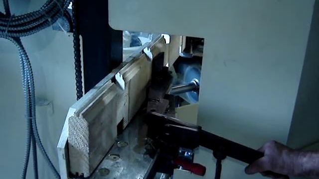 Копия видео "Чашкорезный станок Амбидекс. Видео цикла обработки двойного угла."