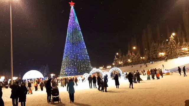*Самая красивая елочка? ⭐г .Уфа Новый 2020 год?* смотреть онлайн