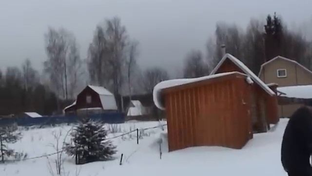 Заснеженная дача Теплица зимой
