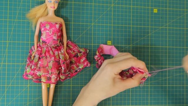 Просто розовое платье. Just a pink dress.