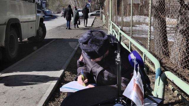 ФКУ ИК-2 Тюмень , голодовка - эпизод " меня опрашивает участковый на стихийном корр пункте"